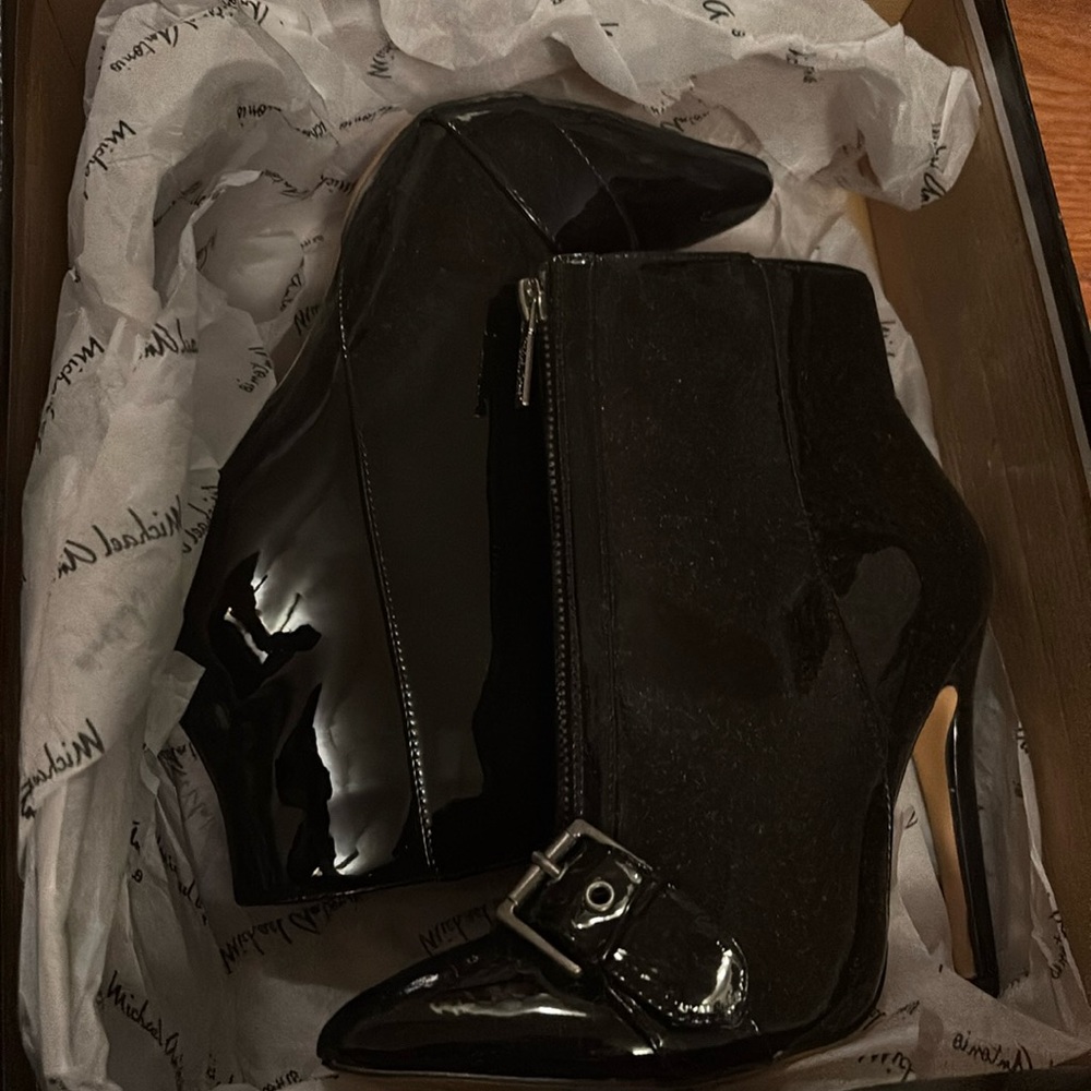 MICHAEL ANTONIO BLACK PATENT BOOTIE